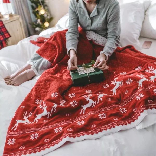 Cozy Double Jacquard Christmas Throw Blanket with Snowflake & Elk Pattern - Image 5