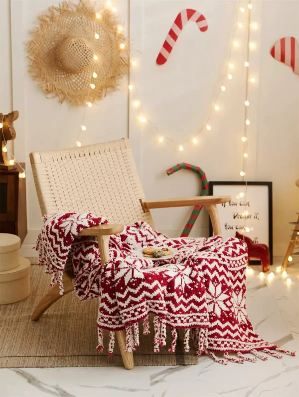 Chunky Knit Christmas Throw Blanket with Fringes - Image 3
