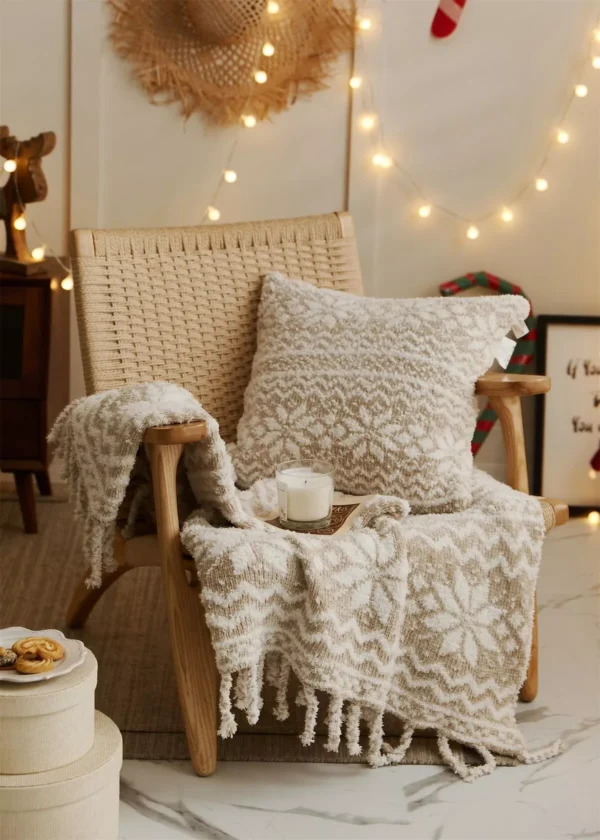 Chunky Knit Christmas Throw Blanket with Fringes - Image 2