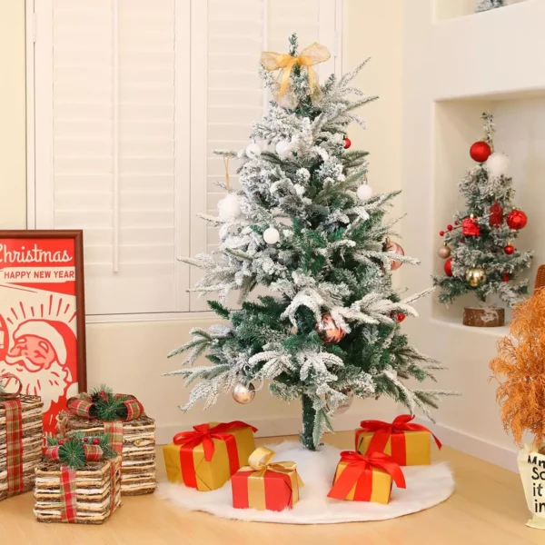 White Plush Christmas Tree Skirt - Image 2