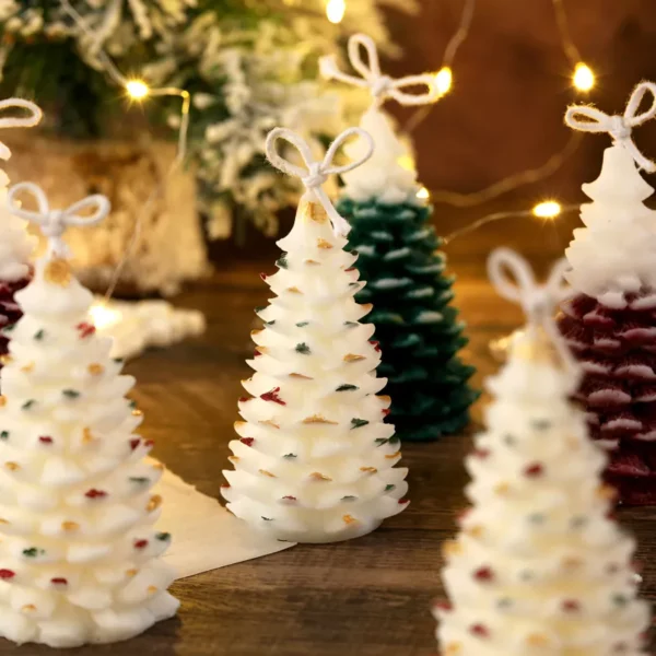 White Christmas Tree Scented Candle - Image 5