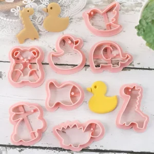 8-Piece Cartoon Animal Cookie Molds for DIY Baking and Creative Cookie Cutting