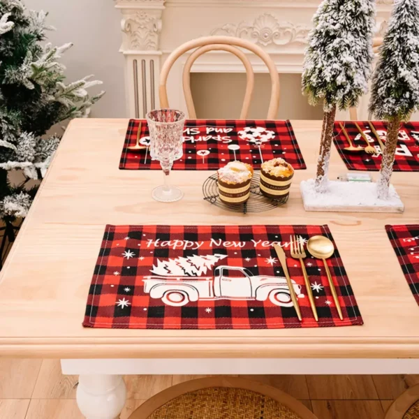 Plaid Merry Christmas Placemat for Festive Table Decor - Image 4