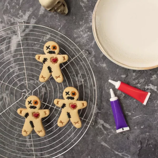Christmas Cookie Cutter and Stamp for Festive Baking Fun - Image 3