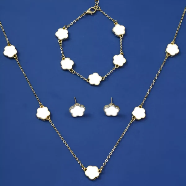 Elegant Five-Petal Flower & Clover Jewelry Set – Necklace, Bracelet, Earrings - Image 4