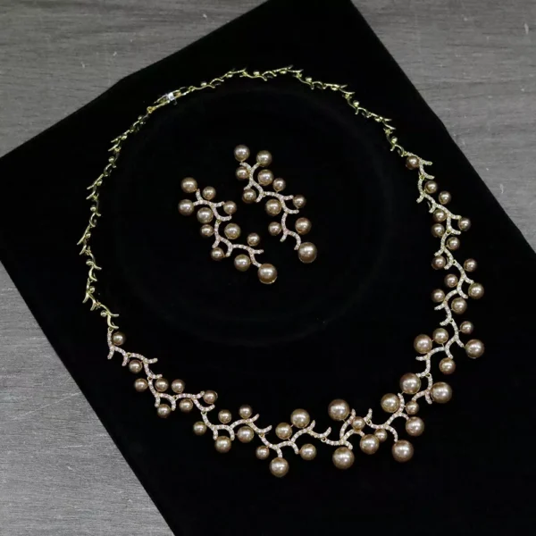 Golden Pearl Curve Necklace Set - Image 3