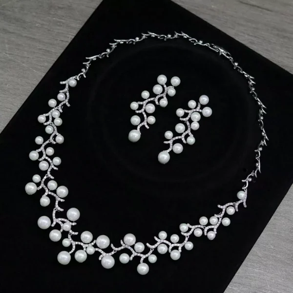 Golden Pearl Curve Necklace Set - Image 4
