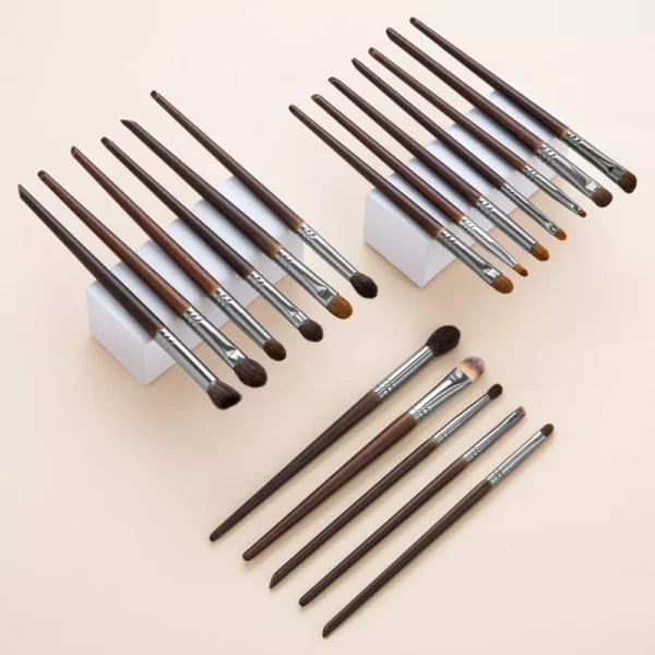 28-Piece Professional Makeup Brush Set - Image 5