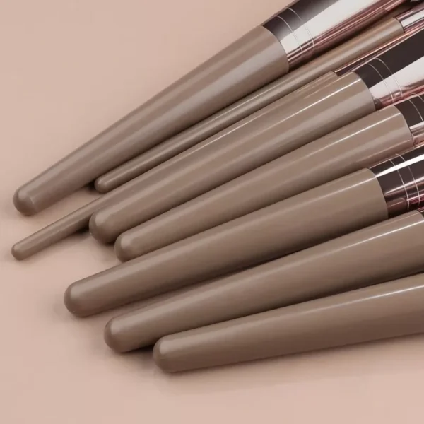 20Pcs Makeup Brush Set for Foundation, Blush, Highlighter, and Eyeshadow - Image 3