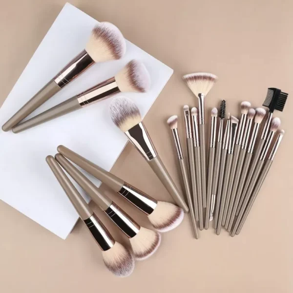 20Pcs Makeup Brush Set for Foundation, Blush, Highlighter, and Eyeshadow - Image 5