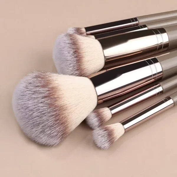 20Pcs Makeup Brush Set for Foundation, Blush, Highlighter, and Eyeshadow - Image 4